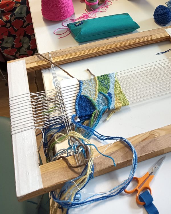 Beginners Tapestry Weaving - Image 18